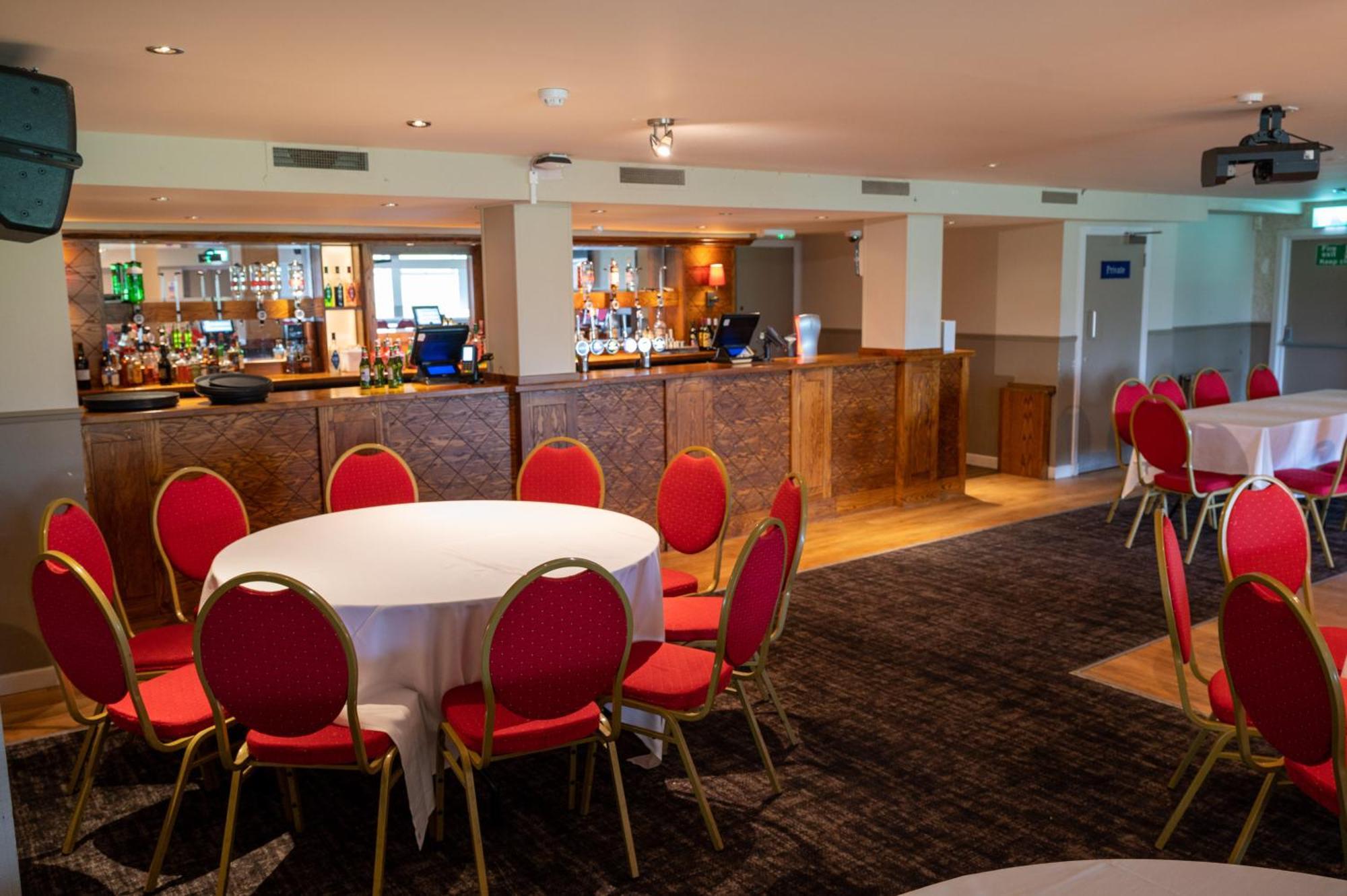 The Titan Hotel Clydebank Eksteriør billede