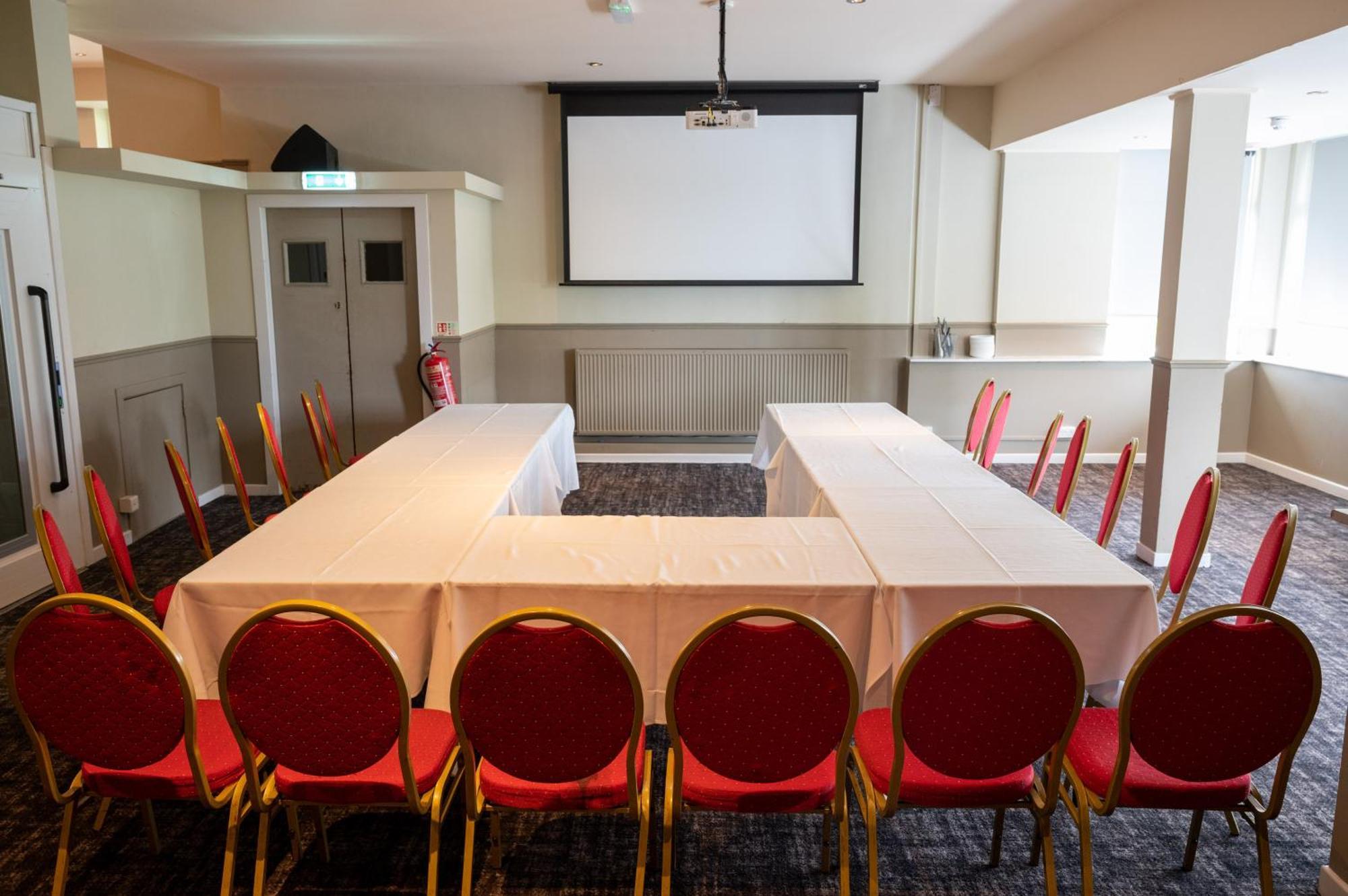 The Titan Hotel Clydebank Eksteriør billede