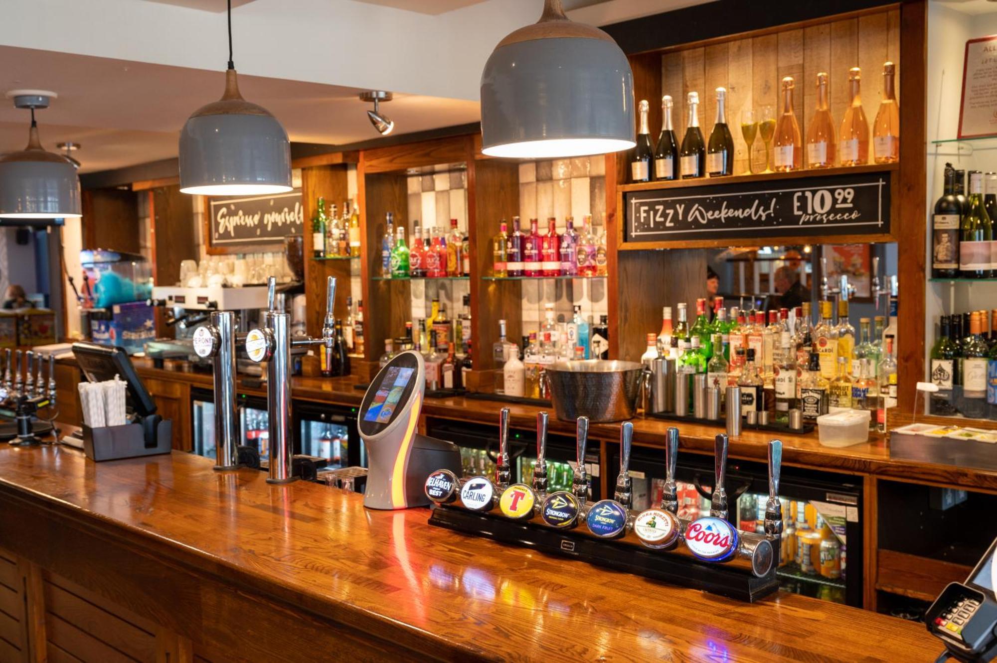 The Titan Hotel Clydebank Eksteriør billede