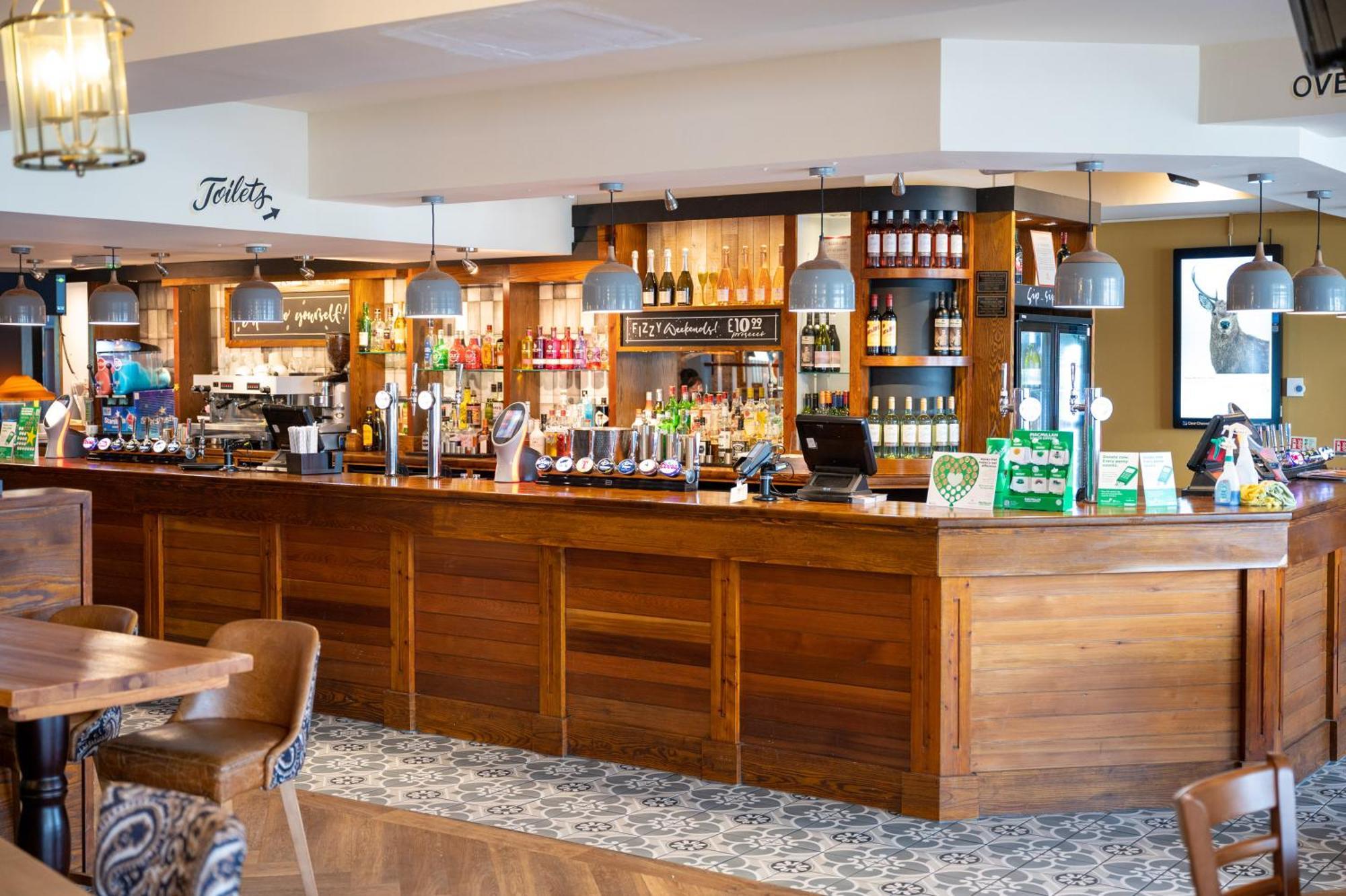 The Titan Hotel Clydebank Eksteriør billede