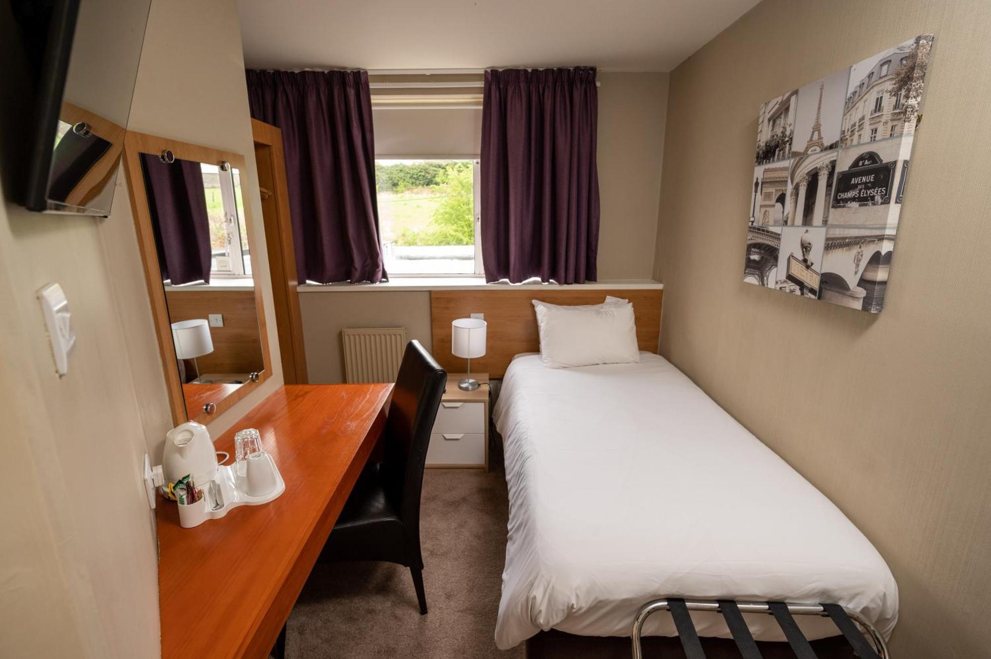 The Titan Hotel Clydebank Eksteriør billede