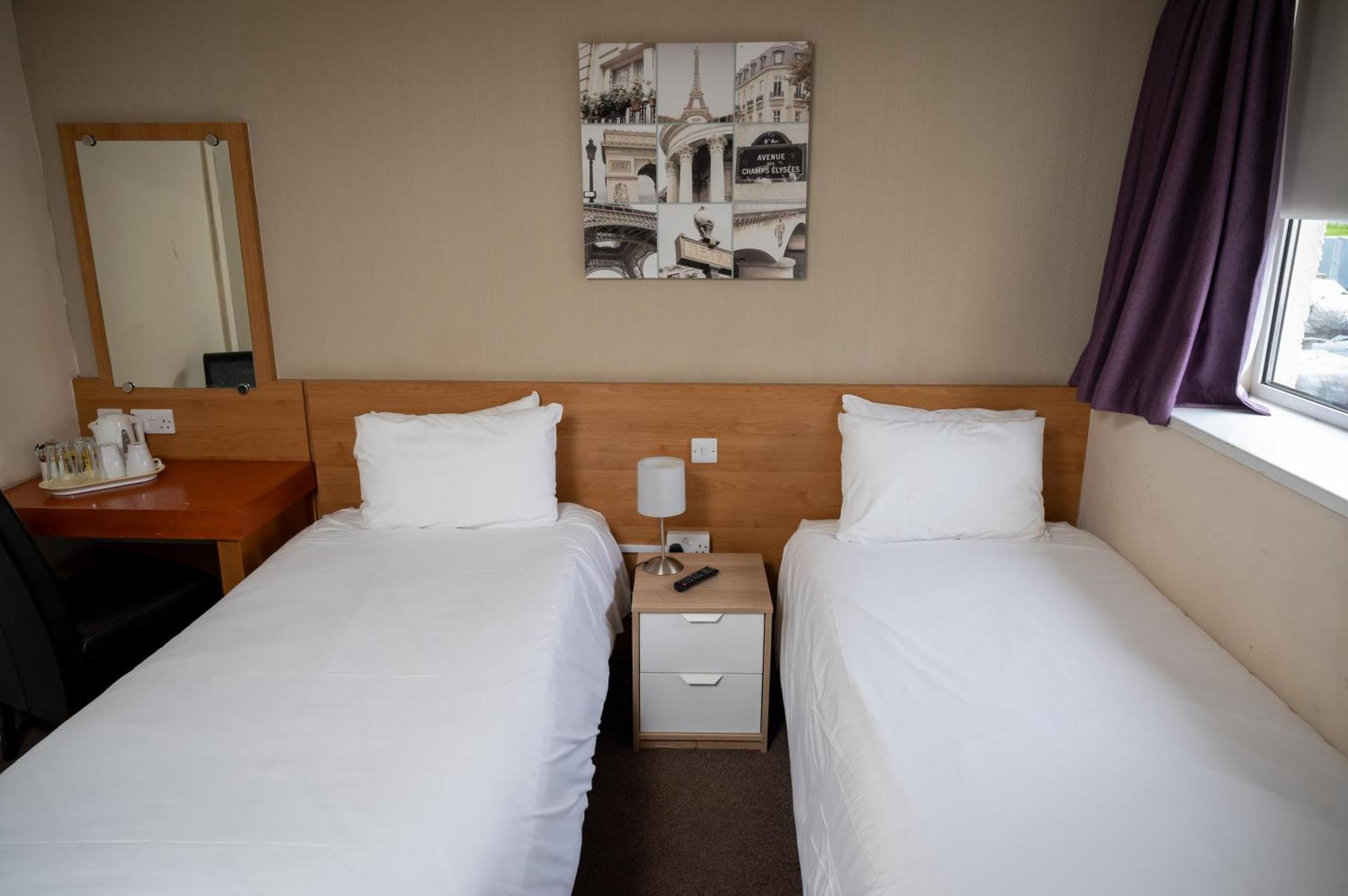The Titan Hotel Clydebank Eksteriør billede