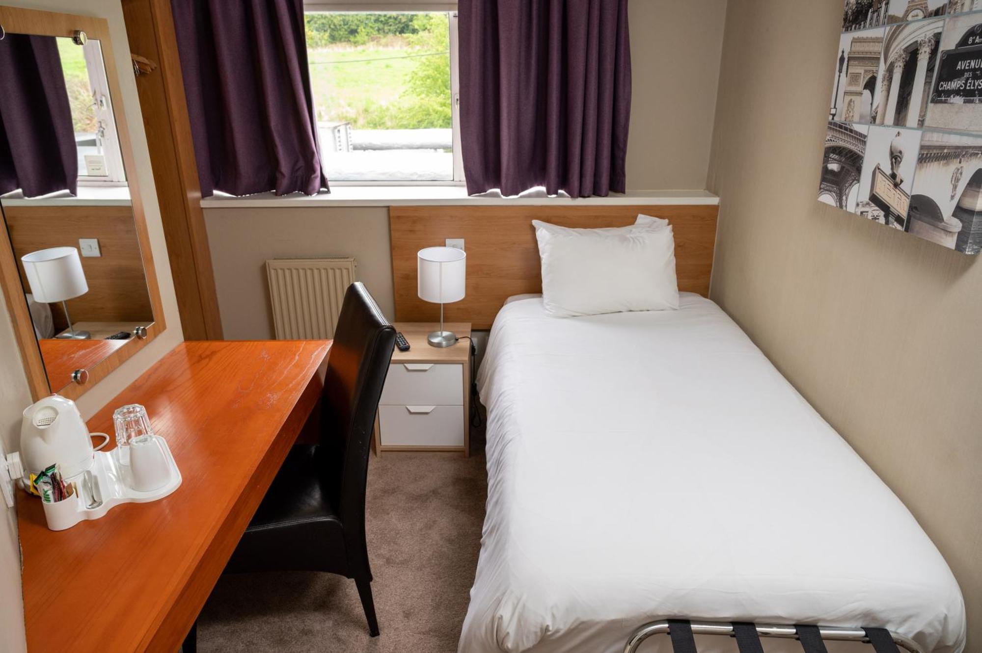 The Titan Hotel Clydebank Eksteriør billede