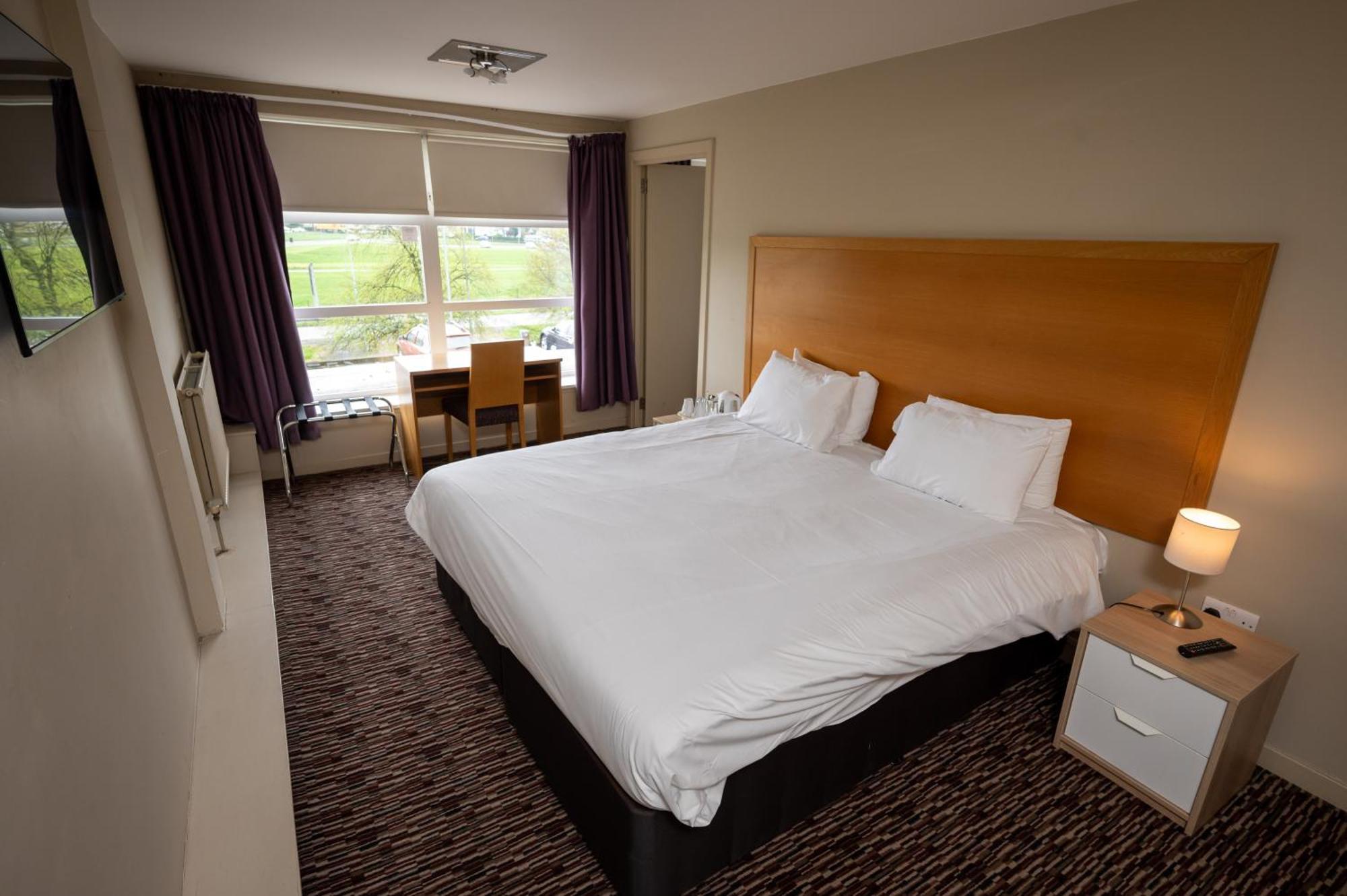 The Titan Hotel Clydebank Eksteriør billede